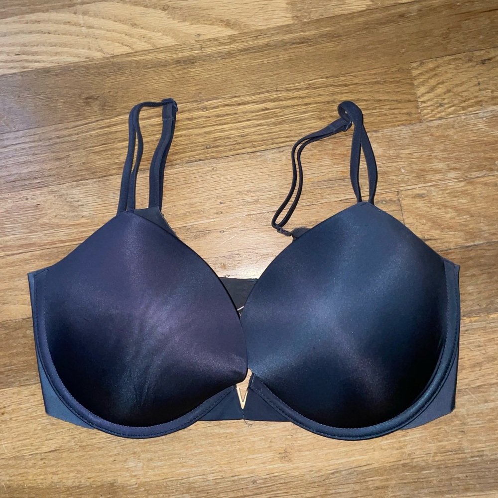 gray push up Victoria’s Secret bra